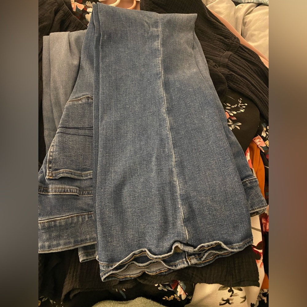 Women’s American Eagle Jeans, High Rise Flare